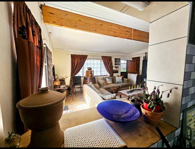 3 BEDROOM HOUSE FOR SALE IN VAKANSIEPLAAS